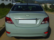 Hyundai Accent 2011–2017 Dekorlist ovanför registreringsskylten (rostfritt stål) OmsaLine – italienskt rostfritt stål foto 1