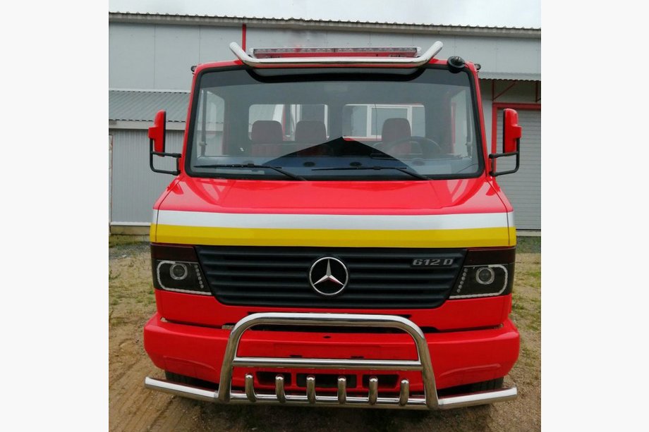 Mercedes T2 (507-814) 1967–1996 Frontbåge med sidobågar (rostfritt) Image