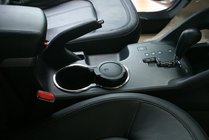 Hyundai IX-35 2010–2015 Mugghållarringar i rostfritt stål foto 1