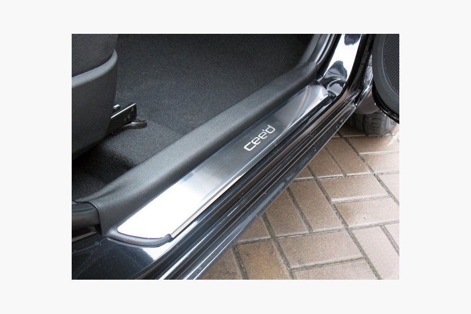 Kia Ceed 2007–2012 Instegslister Nataniko (4 st, rostfritt stål) Premium - 3M tejp, 0,8 mm Image