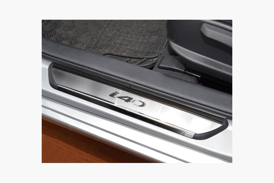 Hyundai I-40 2011–2019 Natanika Premium instegsskydd (4 st, rostfritt stål) Image