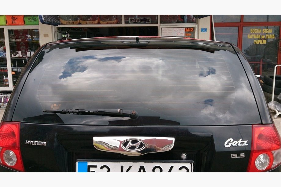 Hyundai Getz 2002– Kromlist ovanför registreringsskylten (2002-2006, rostfritt stål) Foto 1
