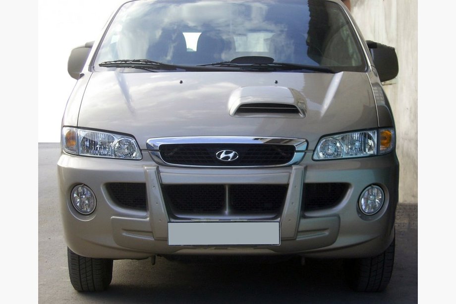 Hyundai H200, H1, Starex 1998–2007 Central frontläppspoiler (för lackering) Image