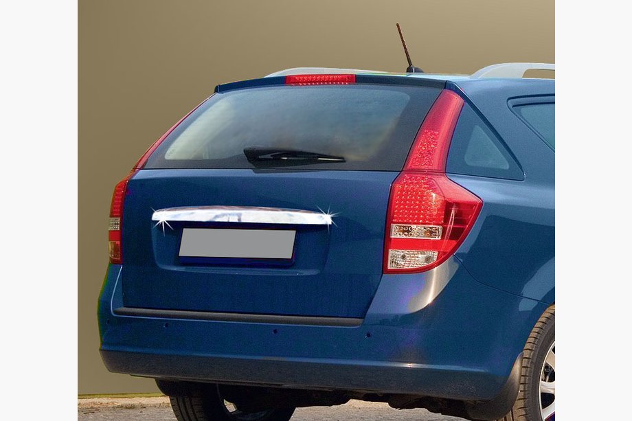Kia Ceed 2007–2012 List ovanför registreringsskylten (SW, rostfritt stål) Image