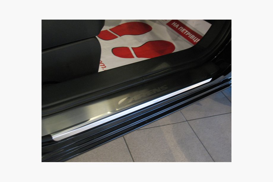 Kia Carens 1999–2012 Natanika Premium instegsskydd (4 st, rostfritt stål) Image