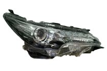 Toyota Fortuner 2015– Framlyktor (2 st) foto 1