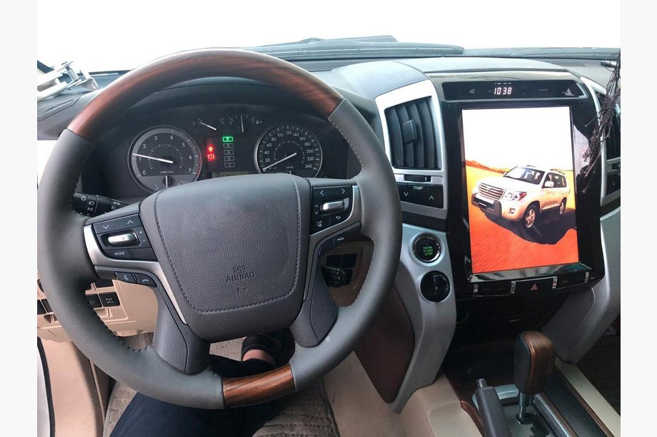 Toyota Land Cruiser 200 2007–2021 Multimedia huvudenhet GXR 2008-2015 (Tesla-design, 12 tum) Image