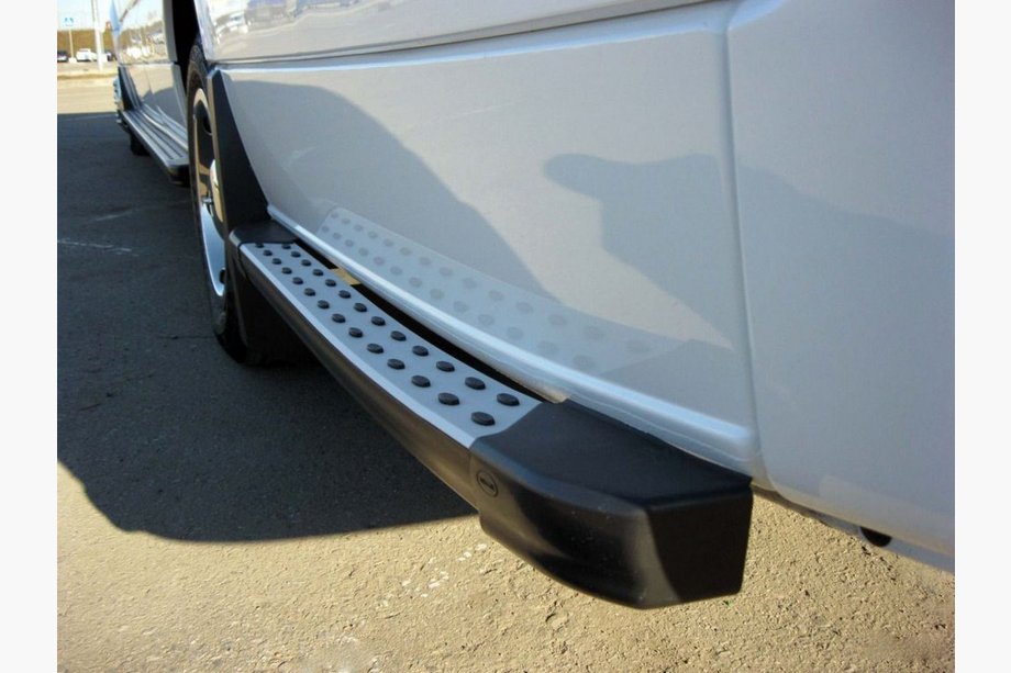 Mercedes Sprinter W906 2006–2018 Sidotrösklar bakom bakhjulet DOT-Line (2 st, aluminium) Image