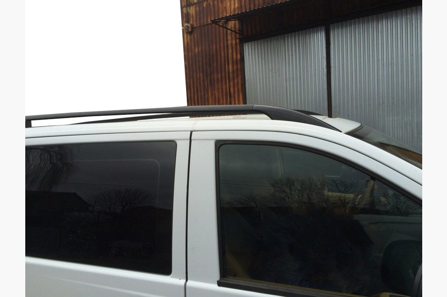 Mercedes Viano 2004–2014 Svarta takrails CAN Original design (metallfötter) Mellanlång hjulbas (Long) Image