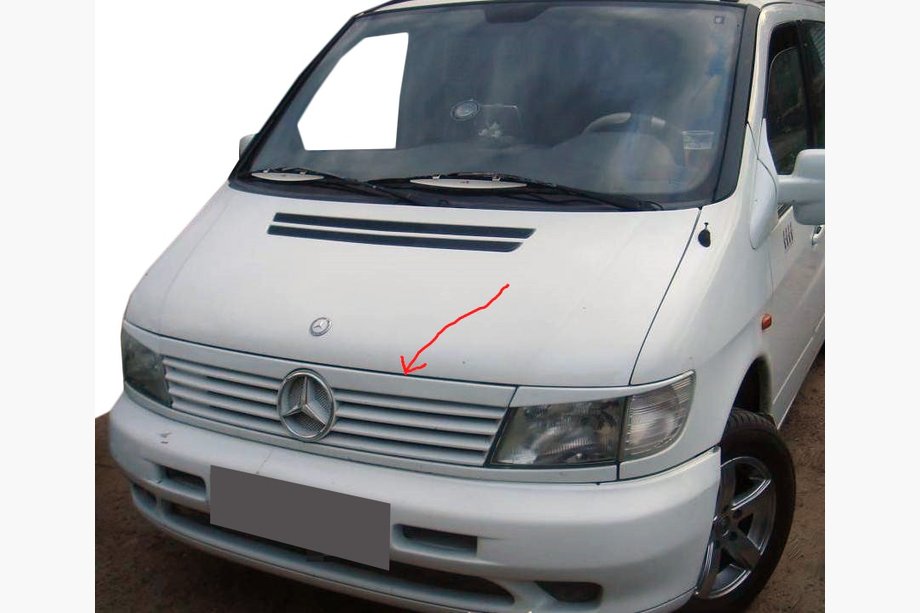 Mercedes Vito W638 1996–2003 Dekorlist till grill (plast) Svart högglans (ABS) Image