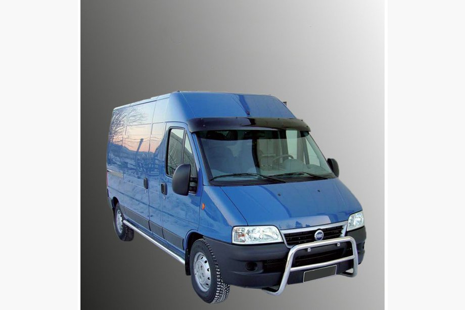 Fiat Ducato 1995–2006 Vindrutespoiler (svart blank, 5 mm) Image