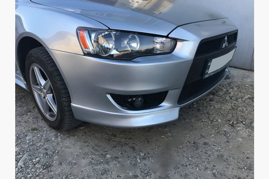 Mitsubishi Lancer X 2008– Främre canards (2 st, för lackering) Image