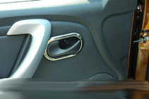 Renault Duster 2008–2017 Carmos kåpor för invändiga dörrhandtag (4 st, rostfritt stål) foto 4