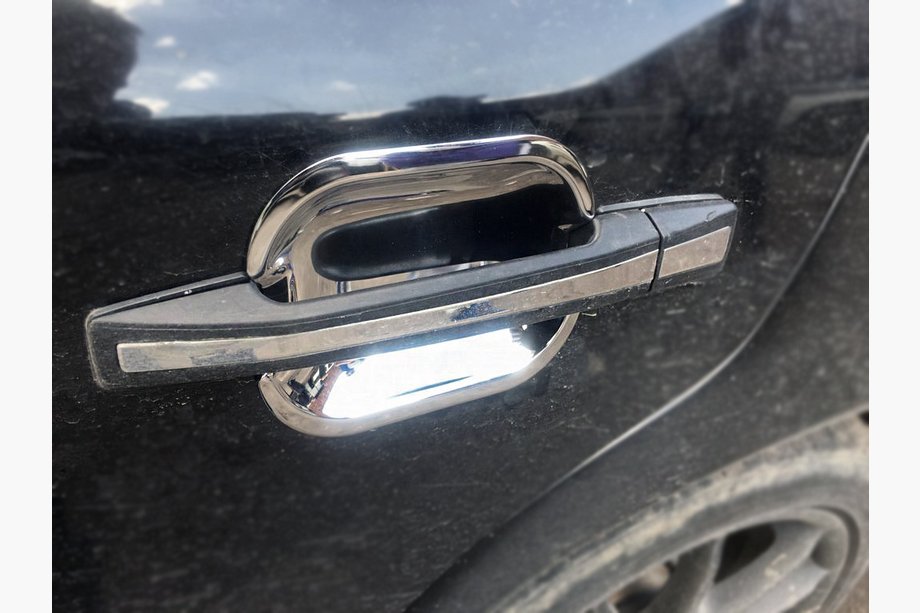 Mercedes E-class W124 1984–1997 Skydd under dörrhandtag (4 st, rostfritt) Image