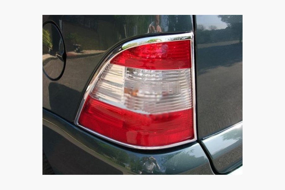 Mercedes ML W163 1997–2005 Baklampskåpor (2 st, plast) Image