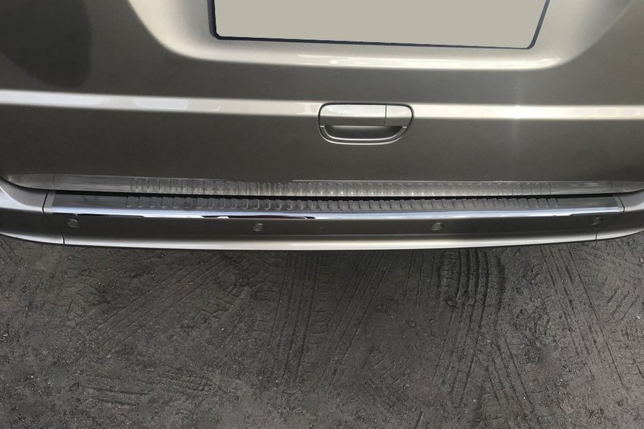 Mercedes Viano 2004–2014 Bakre stötfångarskydd Svart krom OmsaLine (rostfritt) Image
