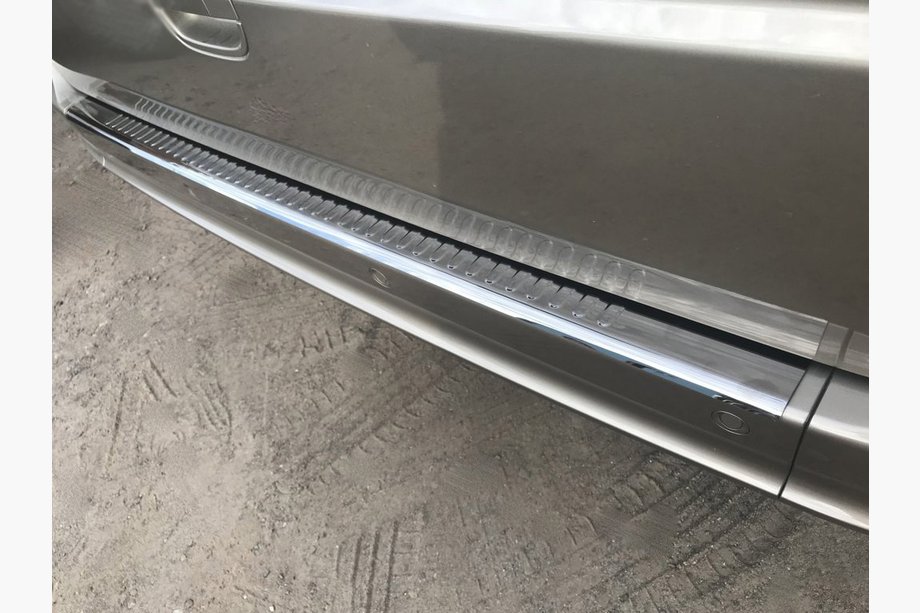 Mercedes Vito W639 2004–2014 Bakre stötfångarskydd, svart krom (OmsaLine, rostfritt stål) Image