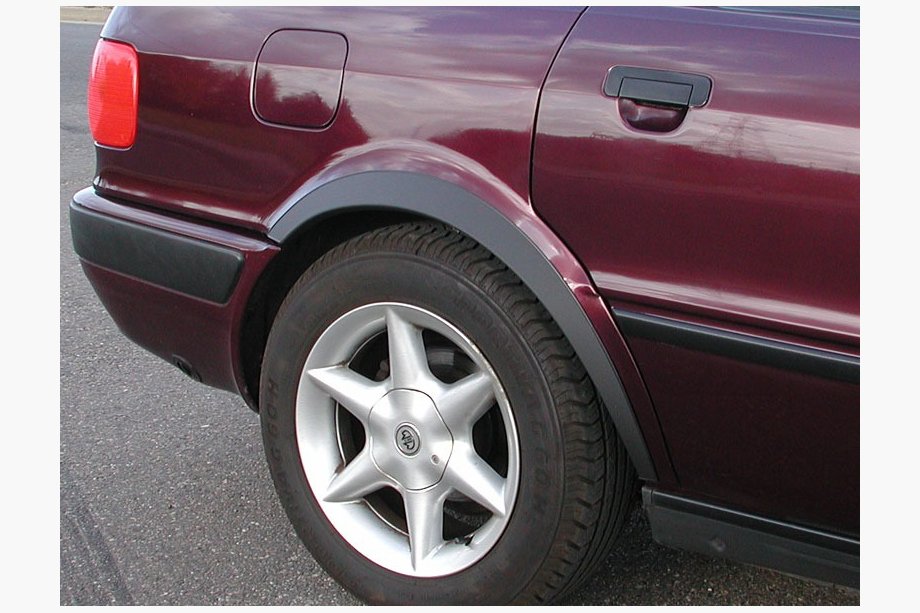Audi 80/90 1987–1996 Skärmbreddare (1987-1991, 4 st, svarta) Foto 1