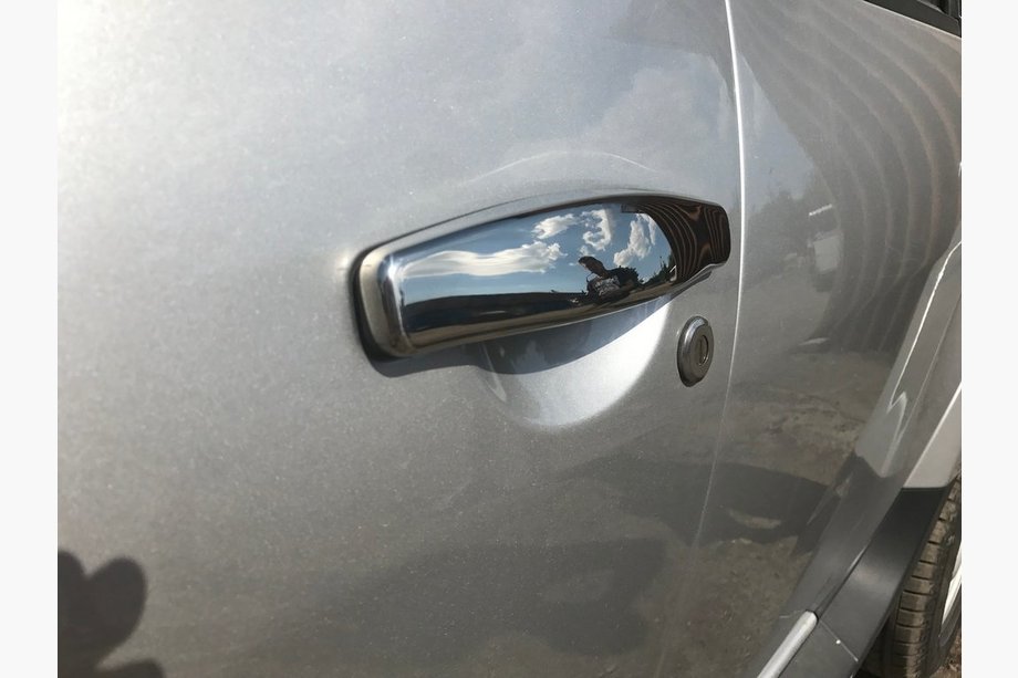 Dacia Duster 2008–2018 Dörrhandtagskåpor (4 st, rostfritt stål) Carmos - turkiskt stål Image