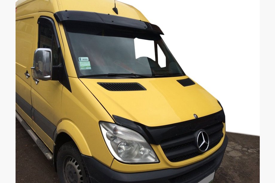 Mercedes Sprinter W906 2006–2018 Vindrutesolskärm på ram V1 (svart högglans, 5 mm) Image