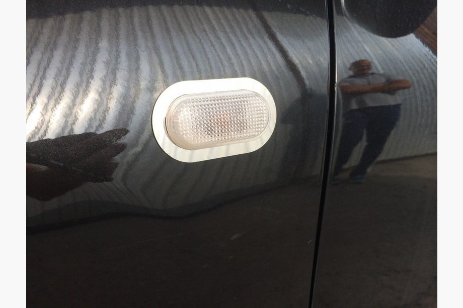 Dacia Duster 2008–2018 Blinkersramar (2 st, rostfritt stål) Image