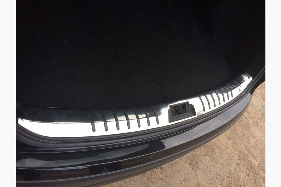 Nissan Qashqai 2007–2010 Invändig bagagelistskydd (rostfritt stål, gummiinsatser) Image