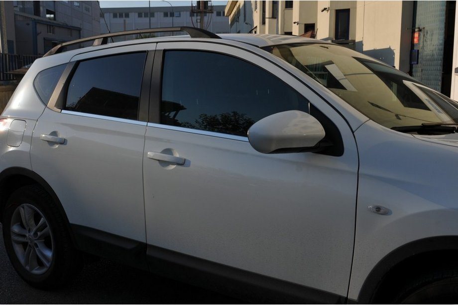Nissan Qashqai 2007–2010 Yttre kromlister runt rutorna (4 st, rostfritt stål) Foto 2