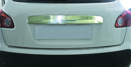 Nissan Qashqai 2007–2010 Dekorlist ovanför registreringsskylten (rostfritt stål) Utan knapp, Carmos – turkiskt stål foto 2