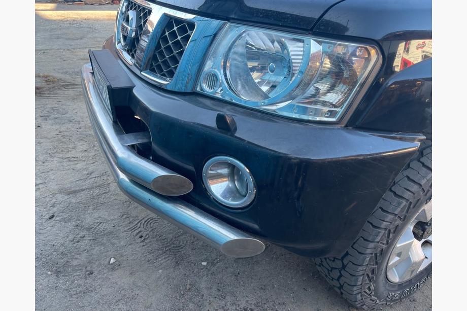 Nissan Patrol Y61 1997–2011 Främre stötfångare komplett begagnad (2004-2008) Image