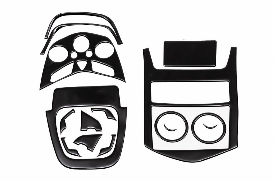 Chevrolet Aveo T300 2011–2020 Instrumentpanelskydd Pianolack svart Image