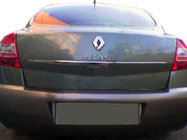 Renault Megane II 2004–2009 Kromlist ovanför registreringsskylten (SD, rostfritt) foto 1