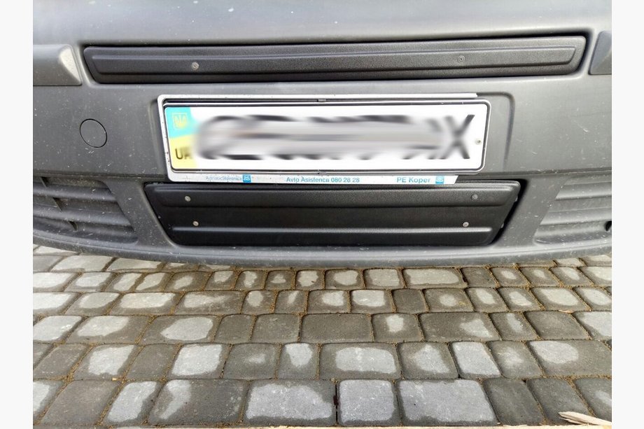 Opel Vivaro 2001–2015 Mellandel vintertäckning (ovanför registreringsskylten) Blank, 2007-2015 Foto 2