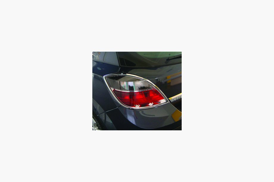 Opel Astra H 2004–2013 Kromade baklykteskåpor (HB, 2 st, plast) Foto 1