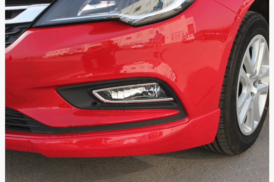 Opel Astra K 2016–2021 Dimljusramar OmsaLine (2 st, rostfritt) Image
