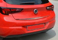 Opel Astra K 2016–2021 Nedre kant på baklucka (HB, rostfritt stål) foto 1