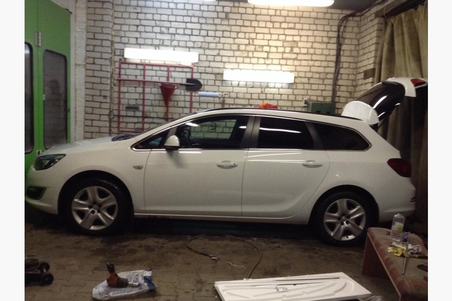 Opel Astra J 2009–2015 Komplett fönsterlistset (Sport Tourer, 12 delar, rostfritt) Foto 4
