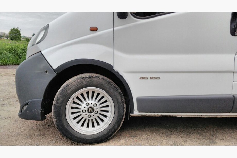 Nissan Primastar 2002–2014 Hjulhuslister (4 st, svarta) 2001-2007, svart metall Foto 2