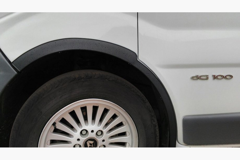 Opel Vivaro 2001–2015 Hjulhuslister (4 st, svarta) 2001-2007, svart metall Image