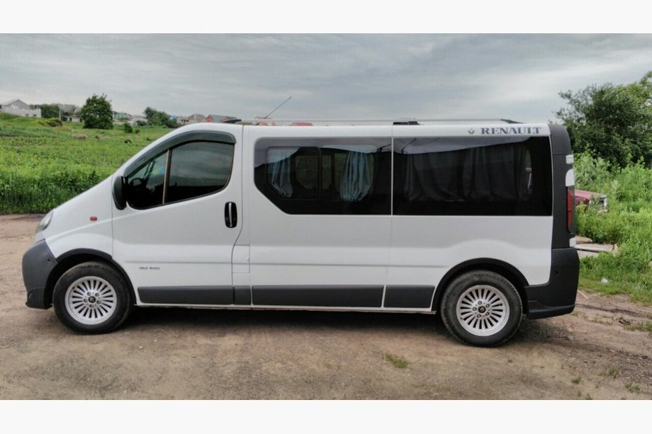 Nissan Primastar 2002–2014 Hjulhuslister (4 st, svarta) 2001-2007, svart metall Foto 4