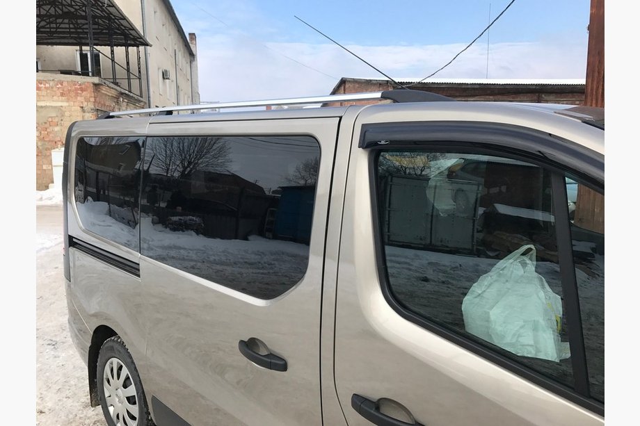Nissan NV300/Primastar 2016– Kromade takrails Lång hjulbas, fötter i metall Foto 4