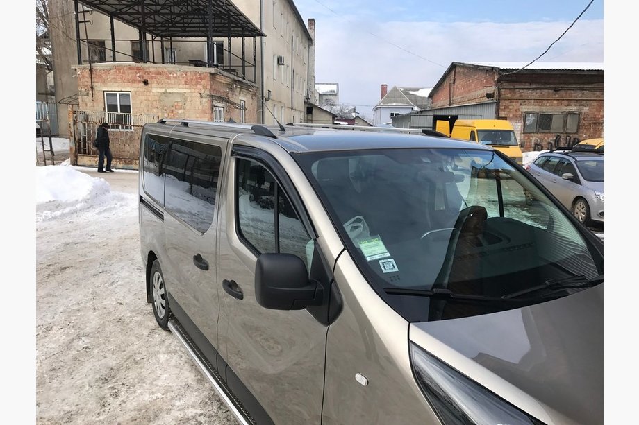 Nissan NV300/Primastar 2016– Kromade takrails Lång hjulbas, fötter i metall Foto 2