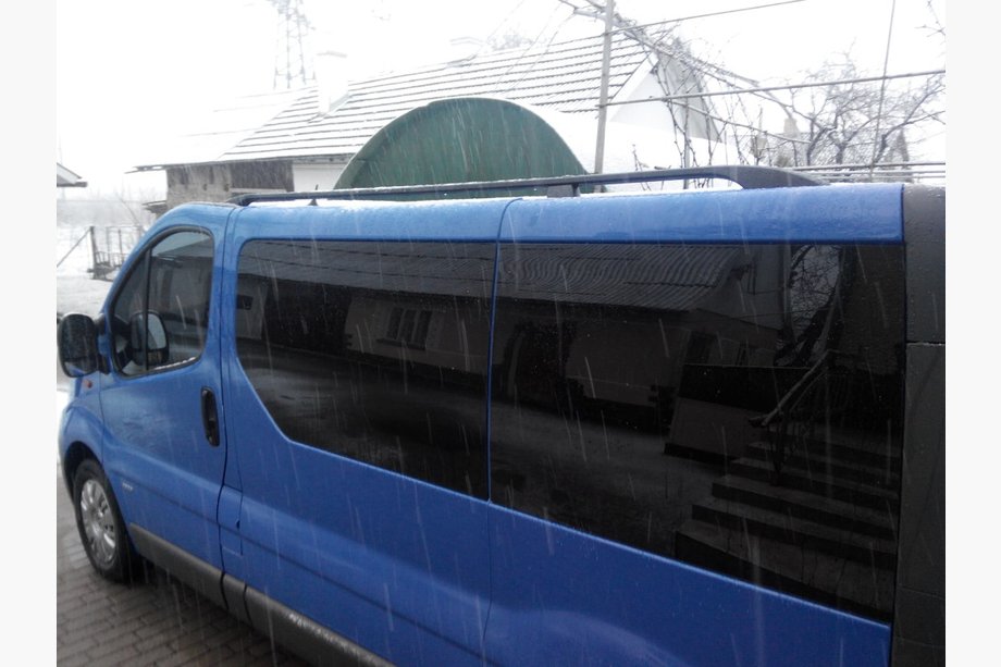 Opel Vivaro 2001–2015 Svarta takrails Foto 7
