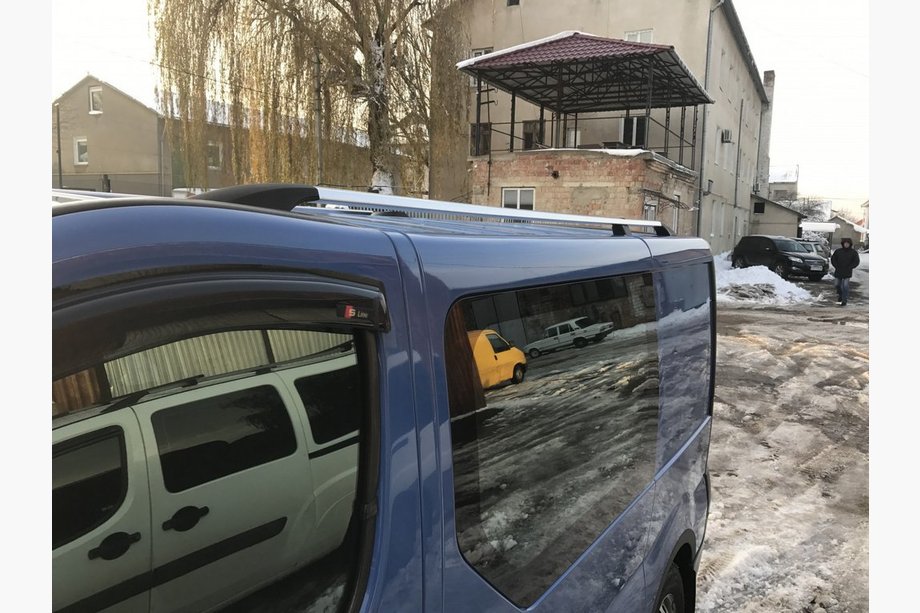 Opel Vivaro 2001–2015 Kromade takrails Foto 2