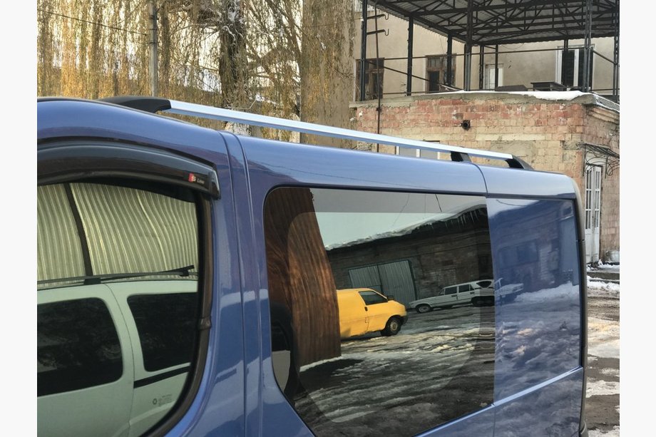 Opel Vivaro 2001–2015 Kromade takrails Foto 6