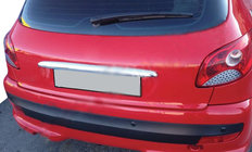 Peugeot 206 1998–2024 List ovanför registreringsskylt (2004↗, ABS) foto 2