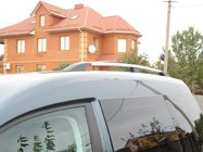 Volkswagen Caddy 2010–2015 Kromade takrails foto 2