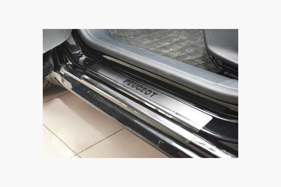 Peugeot 208 2012–2019 Instegslister Nataniko (8 st, rostfritt) Premium - 3M tejp, 0,8 mm Image
