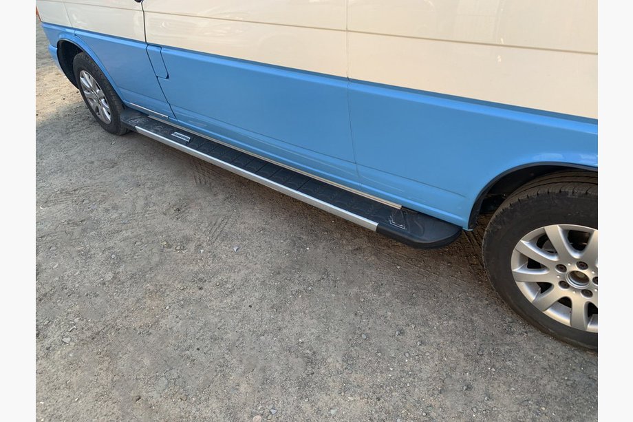 Volkswagen T4 Transporter 1990–2003 Sidosteg RedLine Black (2 st, aluminium) Image