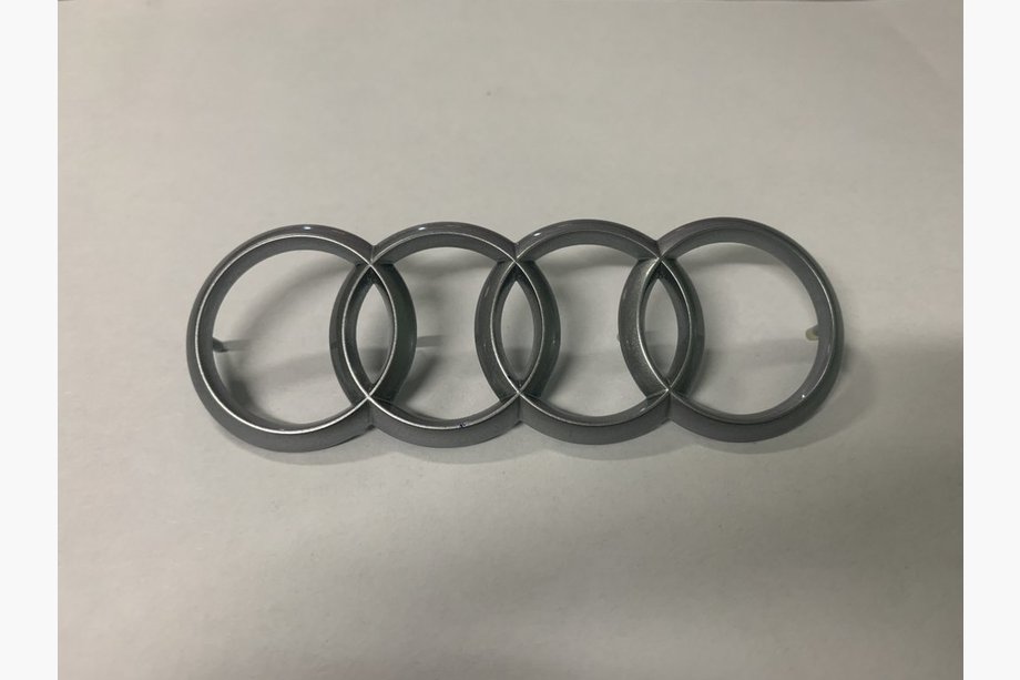 Audi A3 2012–2020 Emblem till motor (original) Image