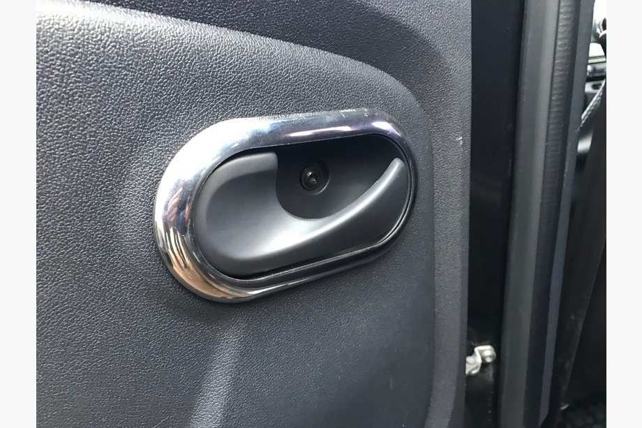 Renault Duster 2008–2017 Carmos kåpor för invändiga dörrhandtag (4 st, rostfritt stål) Image